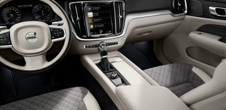 Volvo V60 MY2019 Momentum(ZB420)購入記〜グレード検討編〜